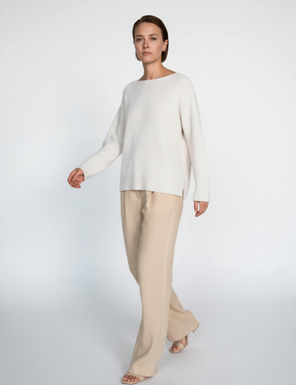 Cotton-Linen Crew — Walking Motion