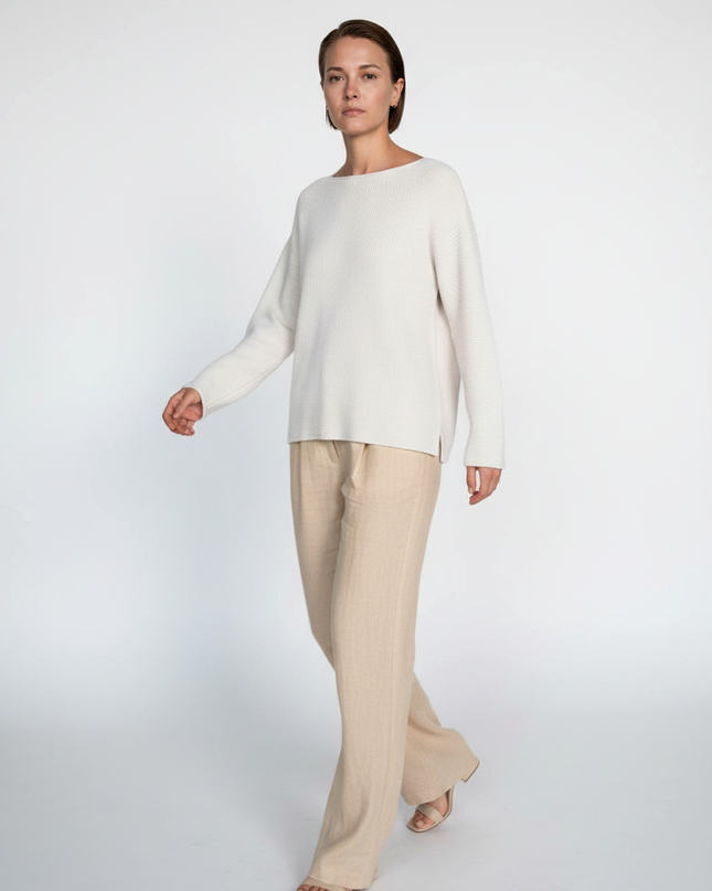 Cotton-Linen Crew — Walking Motion