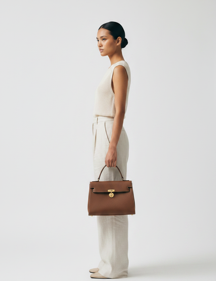 The Medici Bag — Model Side Profile